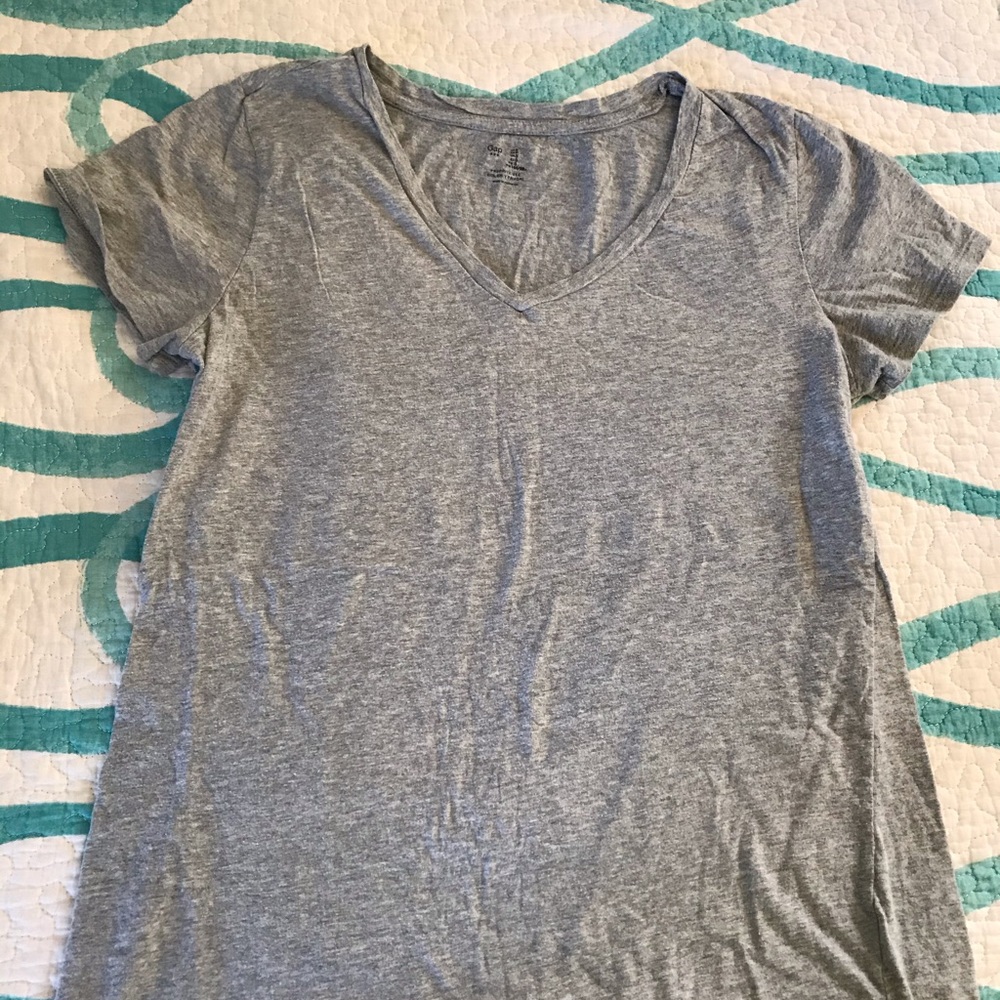 Grey t shirt